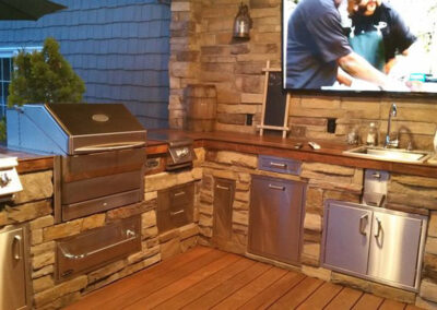 Memphis Grill with outdoor kitchen